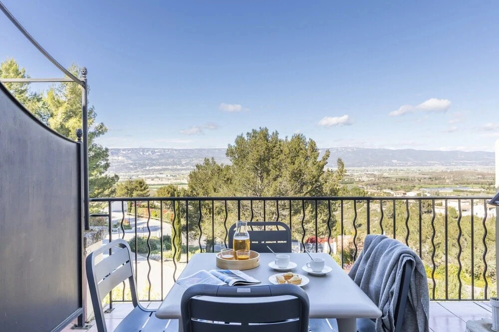 Riverfront Retreat Near Cannes