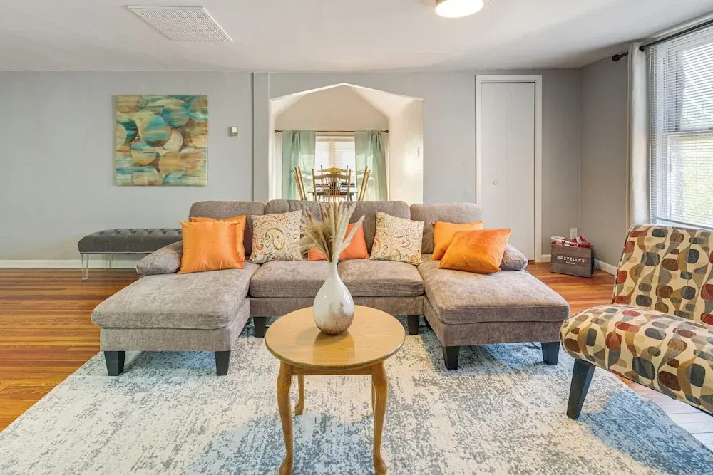 Walk to Coventry Village: Charming Top-Floor Unit