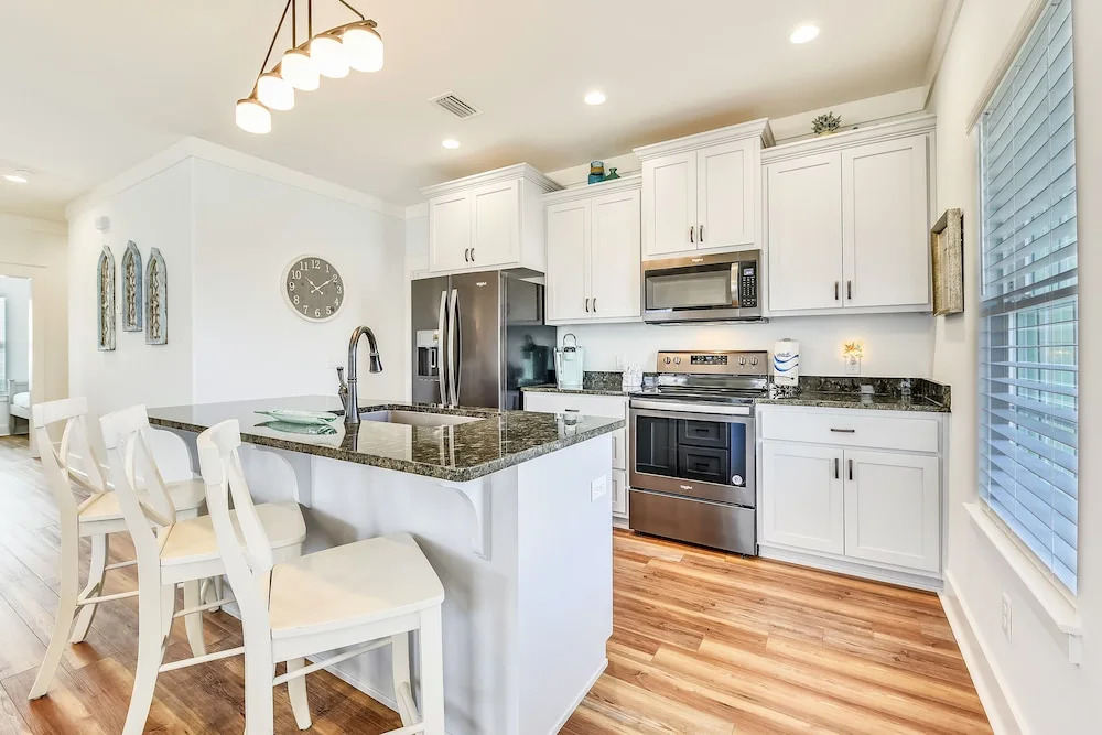 Laguna Matata by Book That Condo