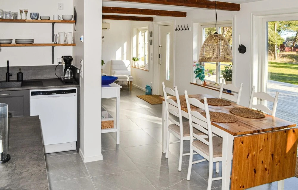 Gorgeous Home In Borrby With Wifi