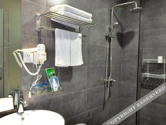 Yiwo Hotel