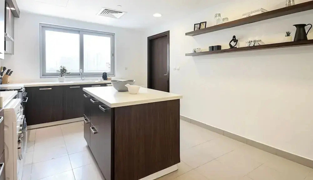 HiGuests - Azure Residences