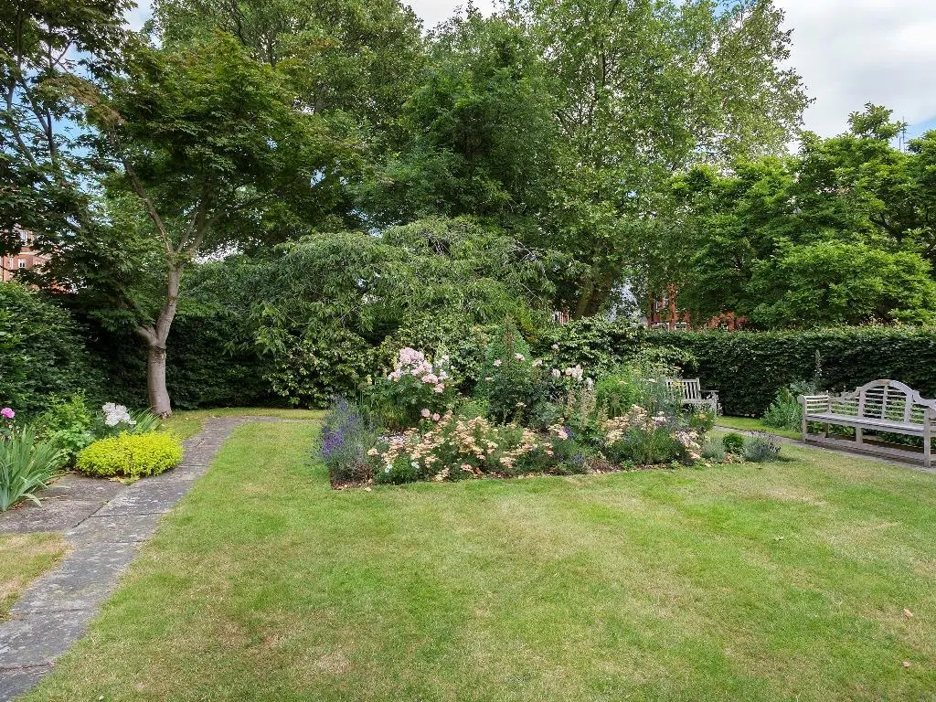 Veeve  4 Bed Kensington House On Kensington Church Street