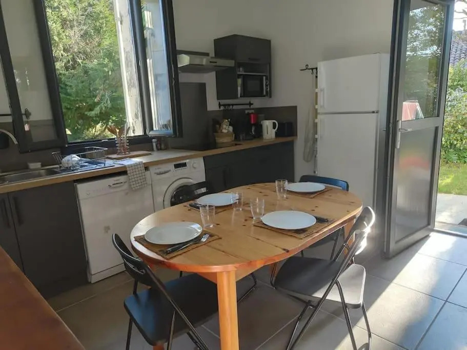 Appartement 4/6 pers, jardin, 6 km de la plage