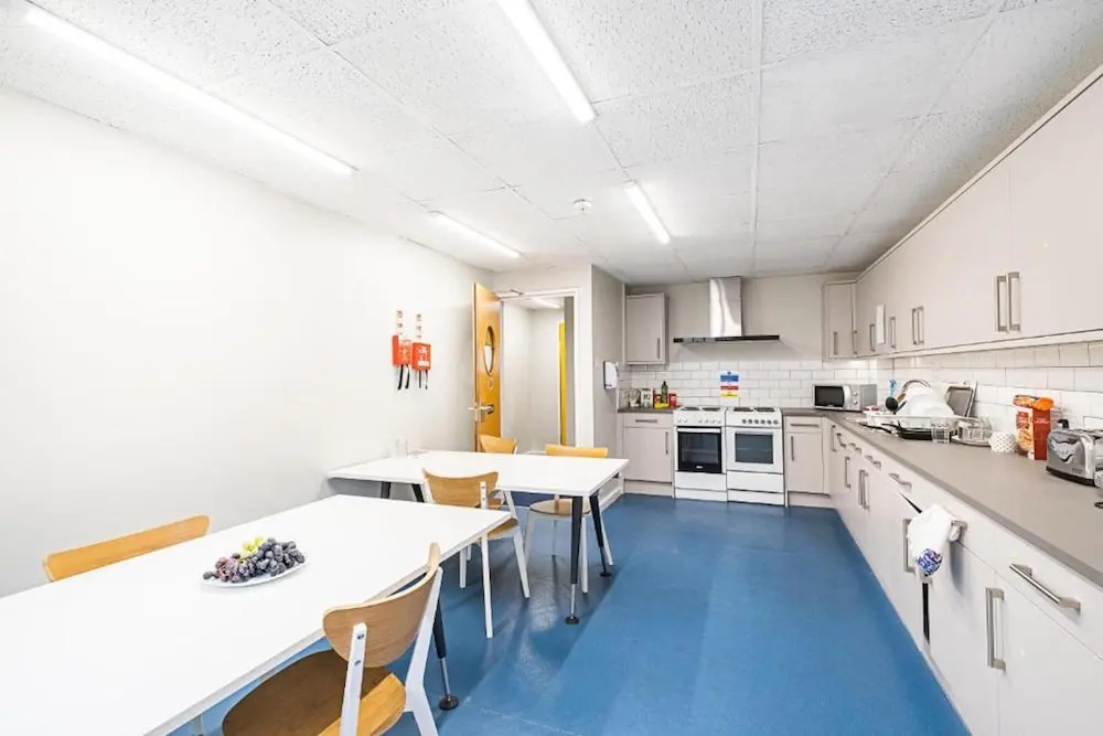 Modern Rooms And Studio In Westminster
