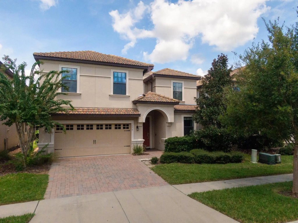 Pixar Paradise Pool & Spa Sleeps 20 Near Disney