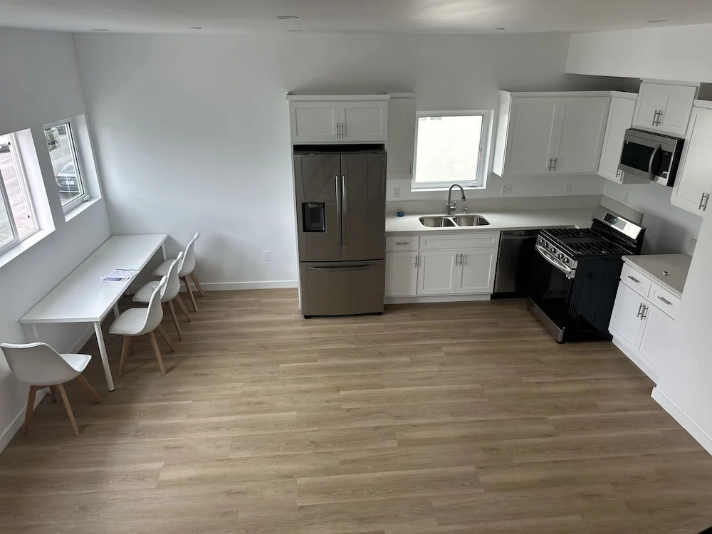 RoamHub Residences