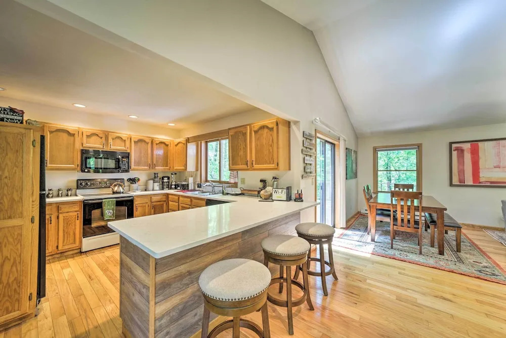 < 4 Mi to Sapphire Resort: Quiet Blue Ridge Haven