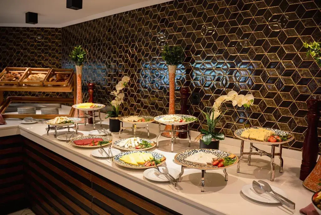 Grand Vaves Hotel