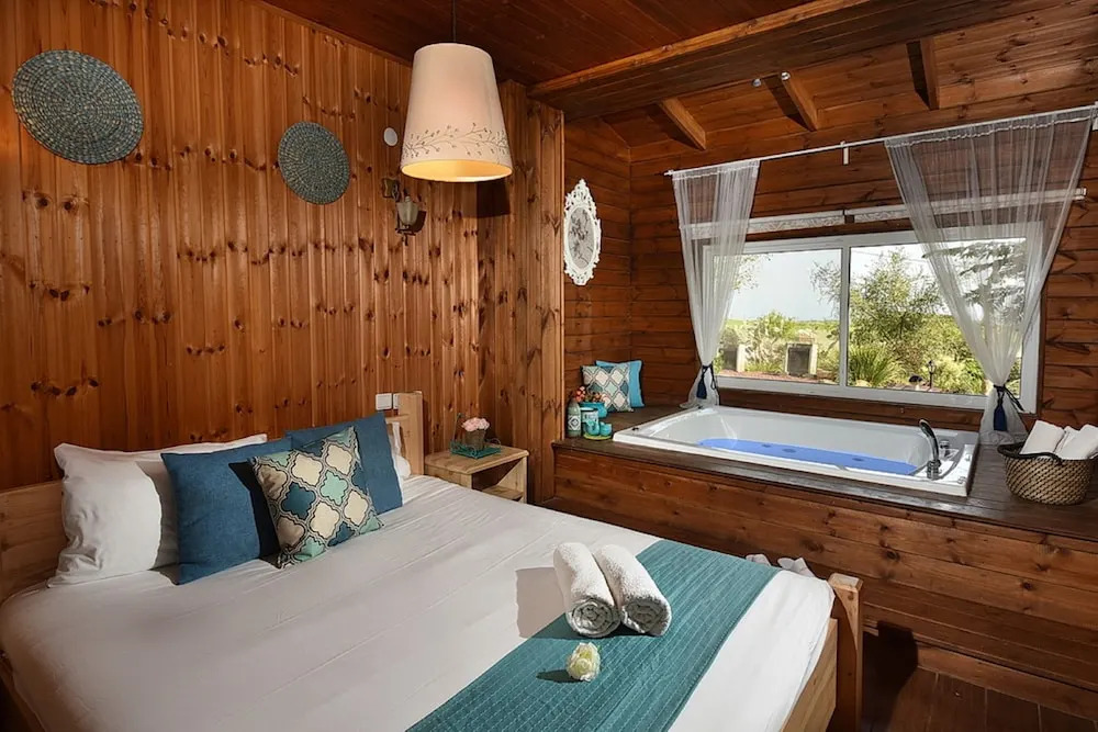 Mul Kineret Suites