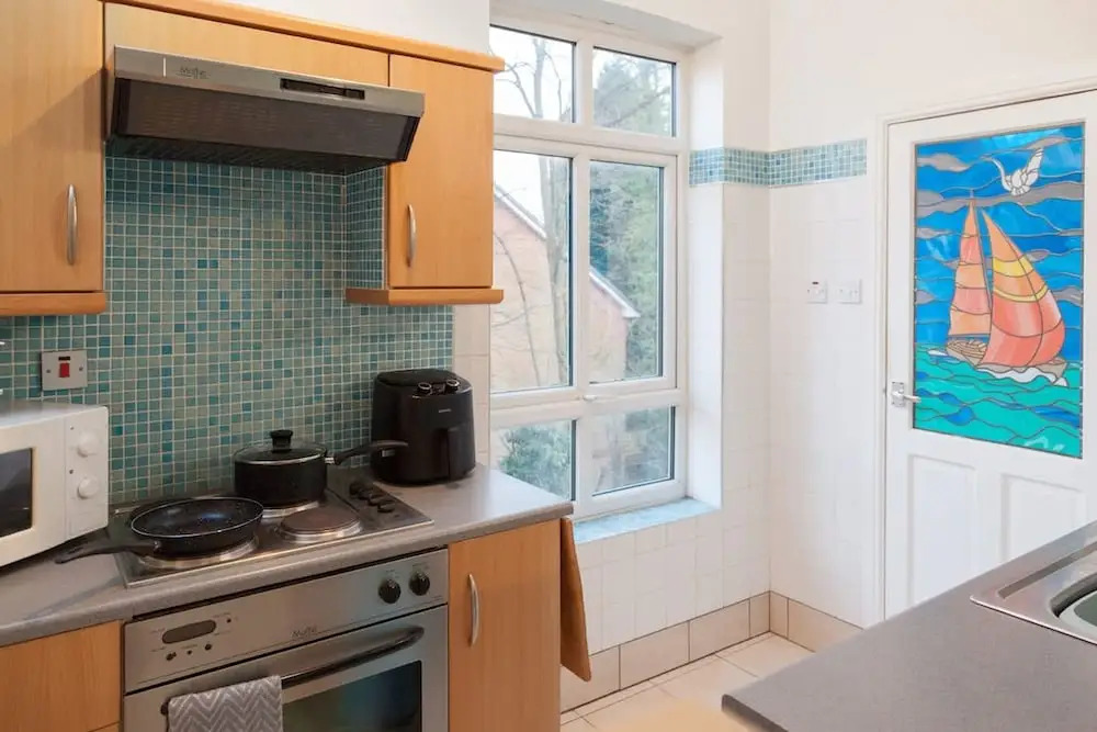 Spacious 220sqm House 10-min Dr City Ctr Heaton