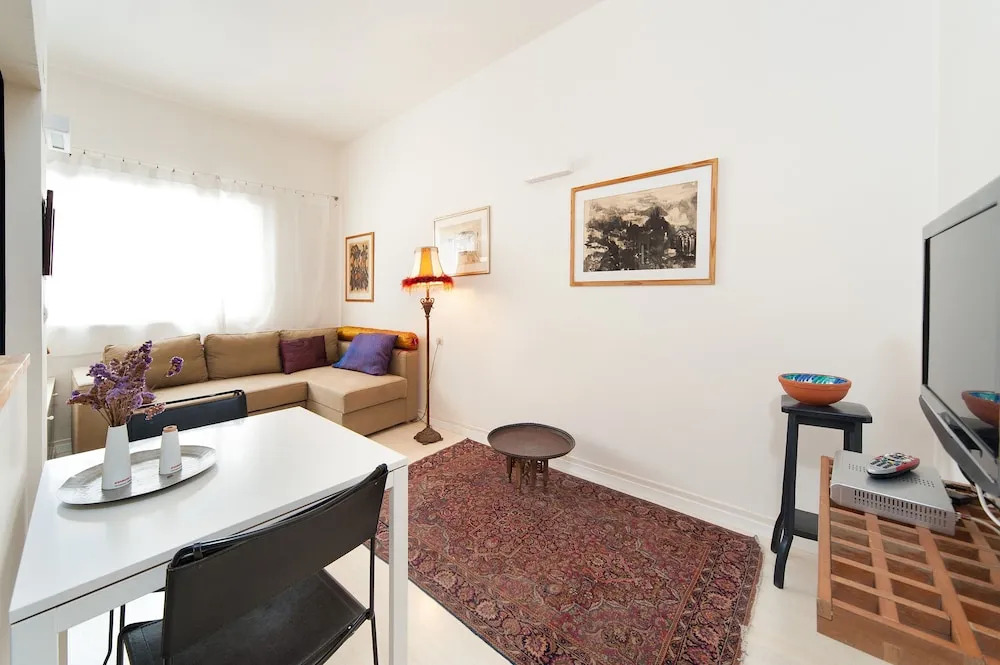 City Escape with Homey Vibes by Sea N Rent