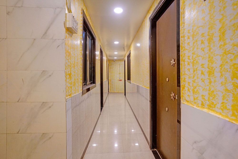 Fabhotel Om Residency