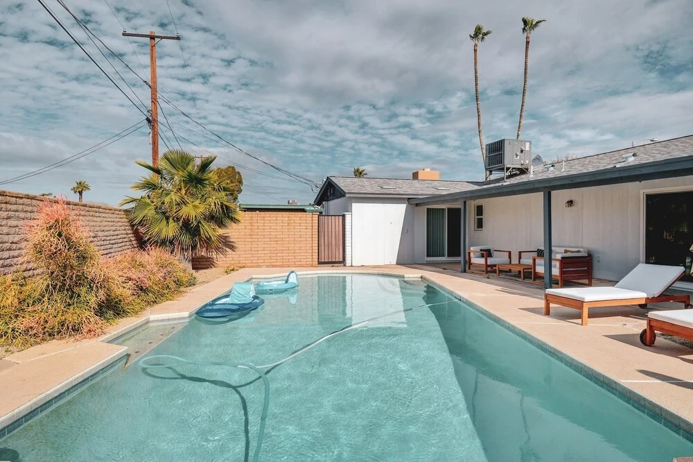 Designer Desert Escape In Old Town W/ Private Pool 4 Bedroom Home