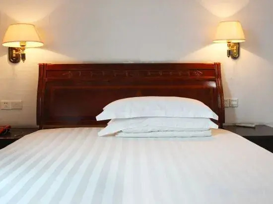 Qingyuan New Era Business Hotel