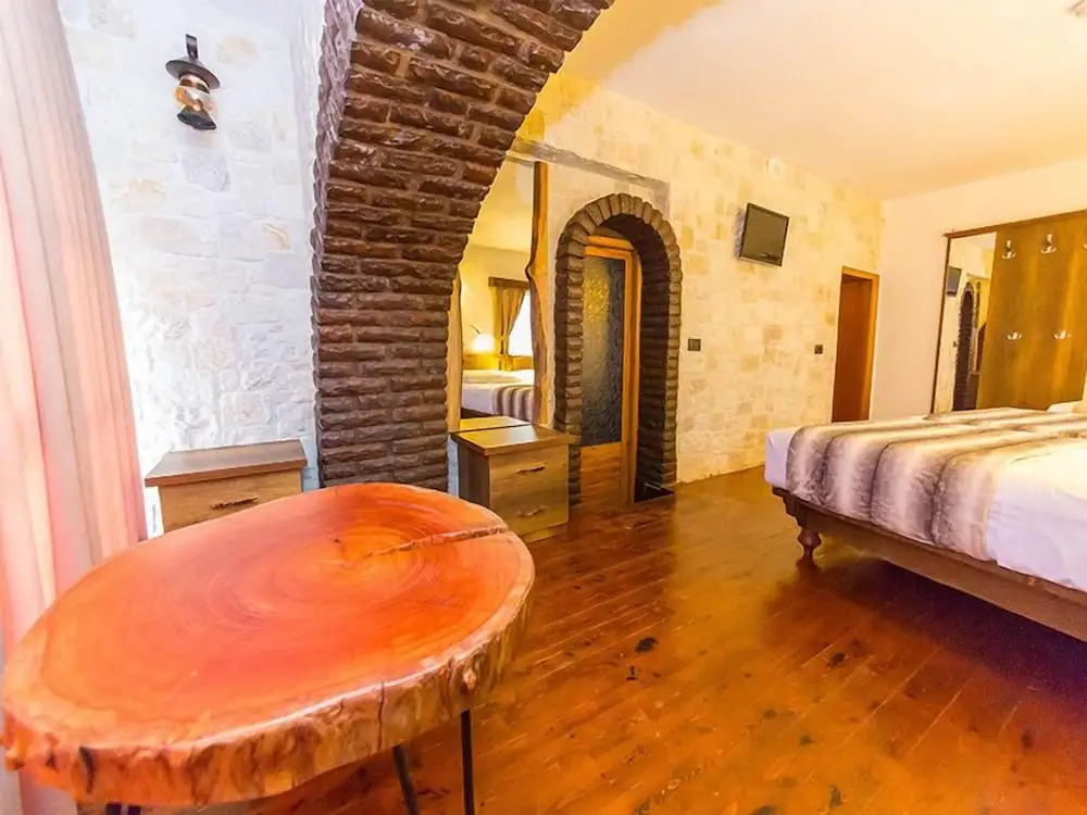 Heraklis Hotel
