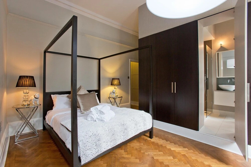 Stunning 2 bed and bath in Kensington