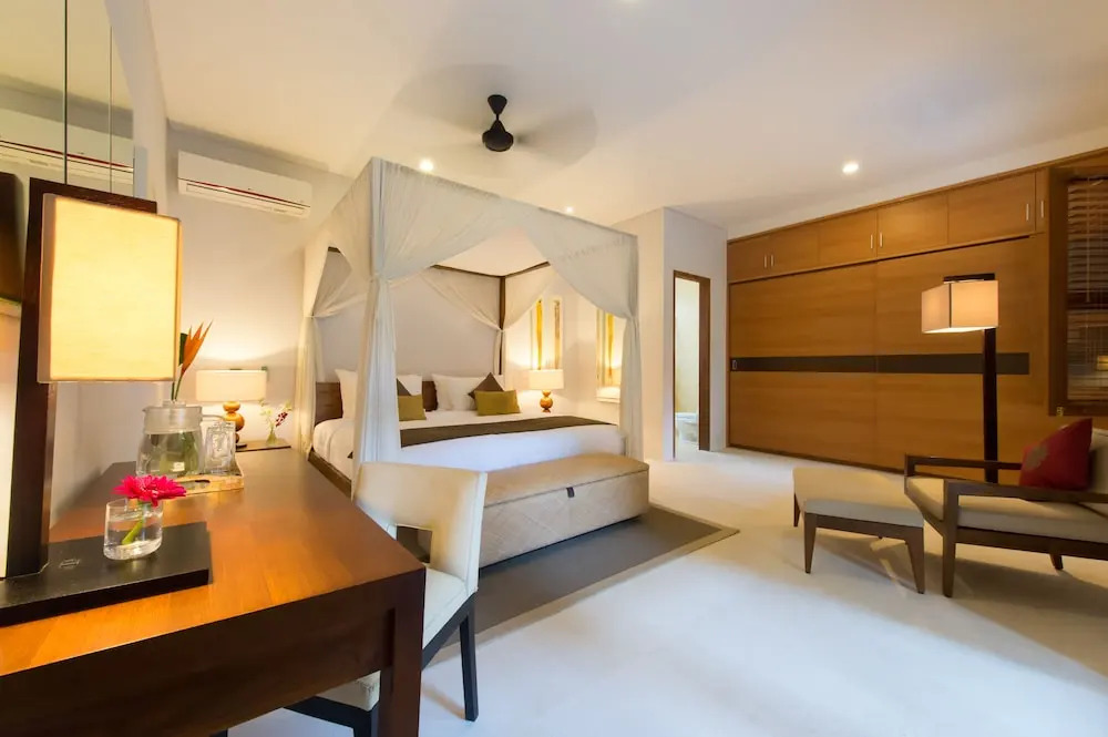 Villa 3br -100m to Kudetaseminyak Beach