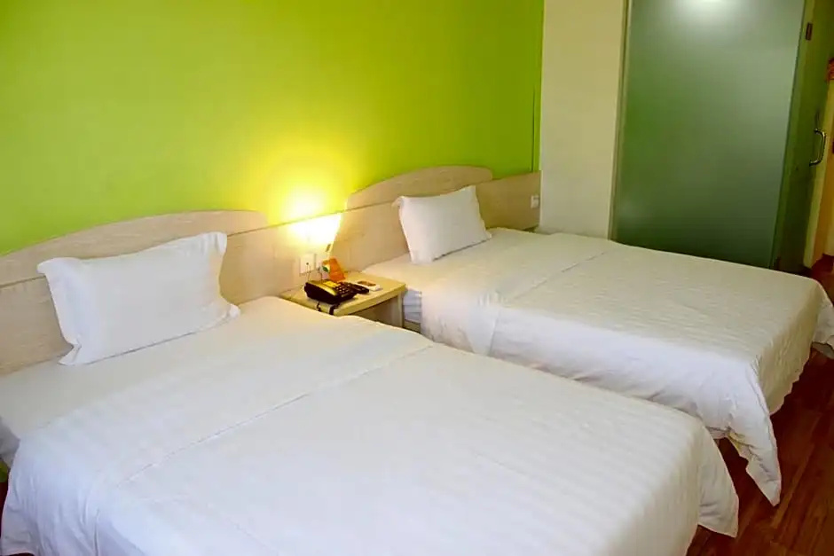 7 Days Inn Chongqing Changshoutaoyuan Walking Street Center Branch