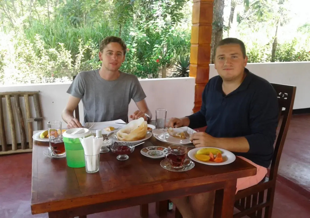 Lakeside resort Habarana