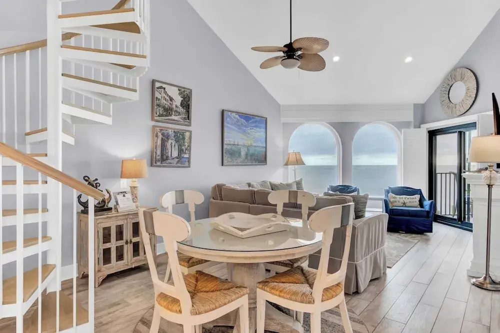 518 Seascape Waterfront Views + Community Pool
