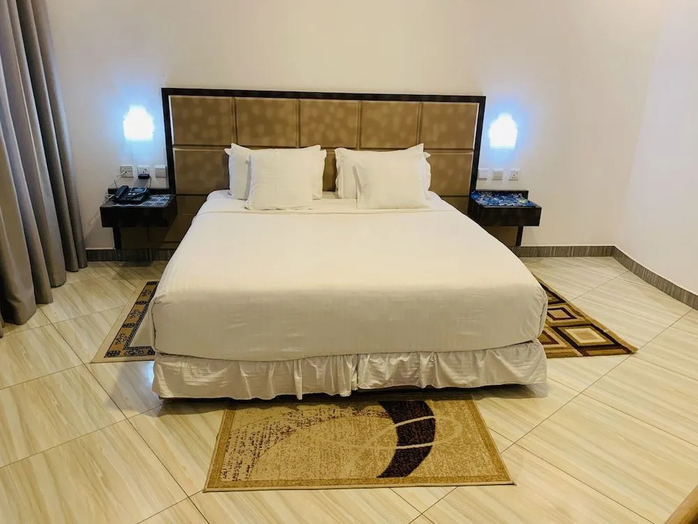Cozy safari hotel by Signature