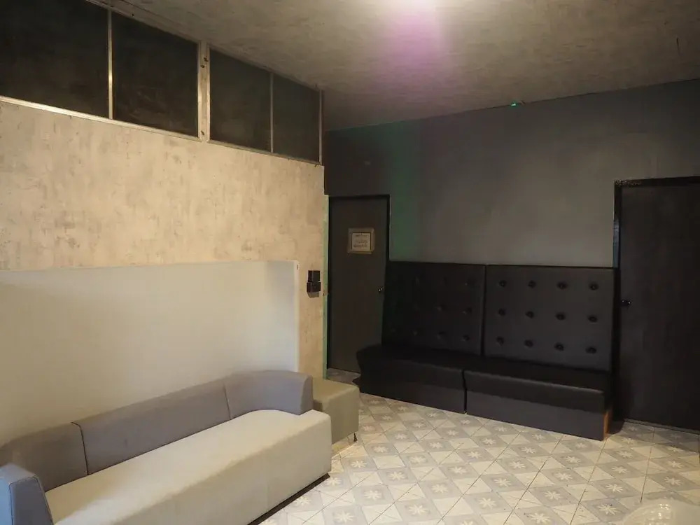 Doctor Alien Hostel