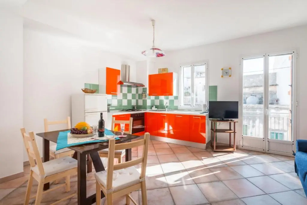Dabbanna house near the sea, parking & wifi