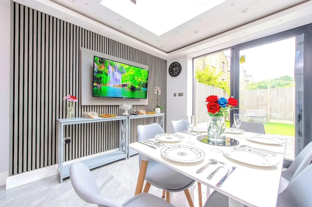 The Pond House - Ensuite Rooms