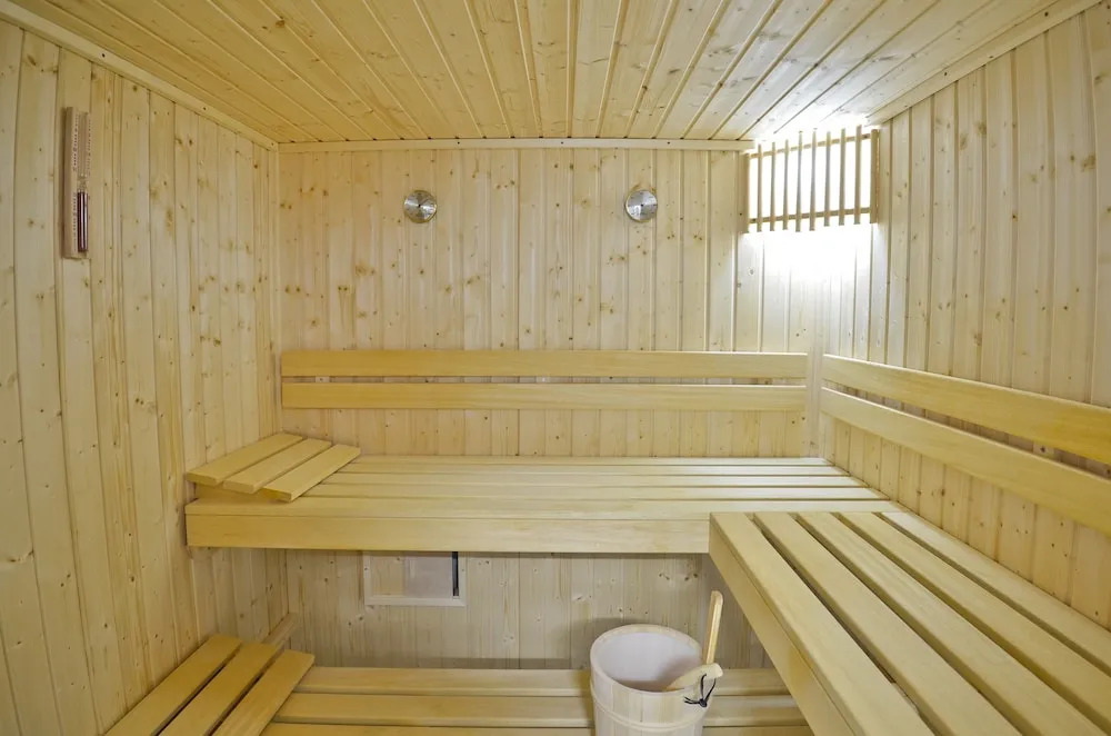 "Makava Suites" Your Luxe Urban Sanctuary