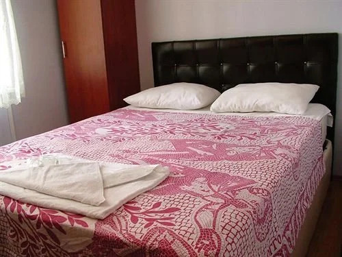 Vica Guest House
