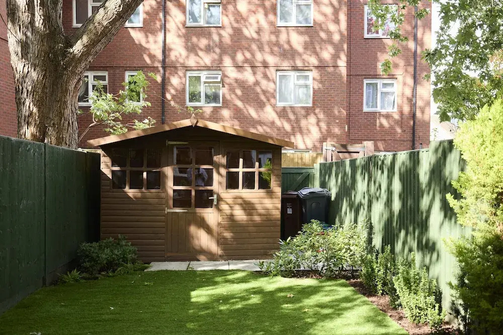 Chiswick Townhouse with Garden & Parking