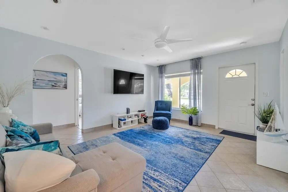 Oakland Park Fl Home Fun In Paradise And Close To Beaches 3 Bedroom Home by Redawning