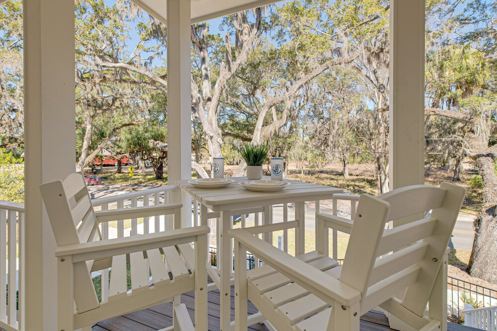 Walk to Springs, 700 Ft to Dtwn! Crystal River Gem