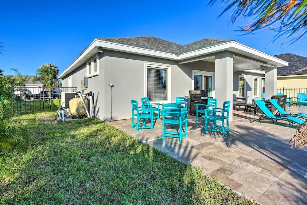 Stunning Laguna Vista Retreat w/ Pool & Grill