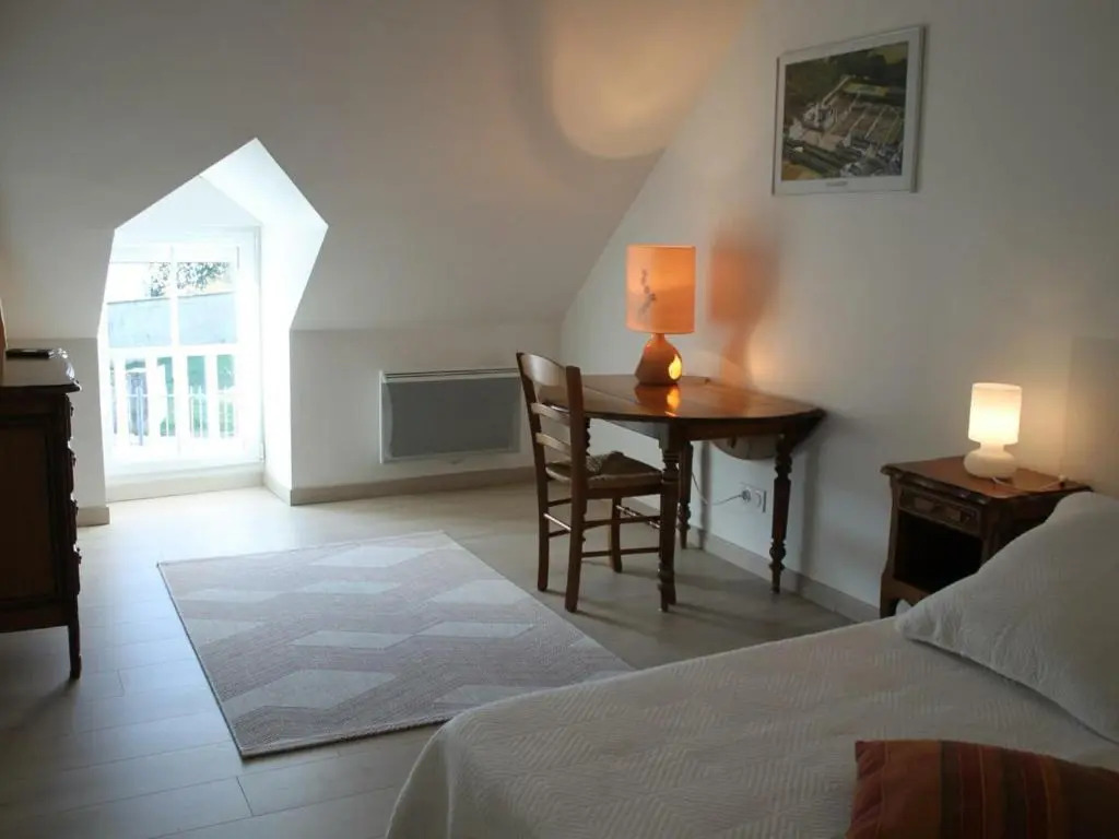 Gîte cosy en tuffeau, rénové, au cœur de la Touraine, proche châteaux, cour privative, vélos, non-fumeur - FR-1-381-209