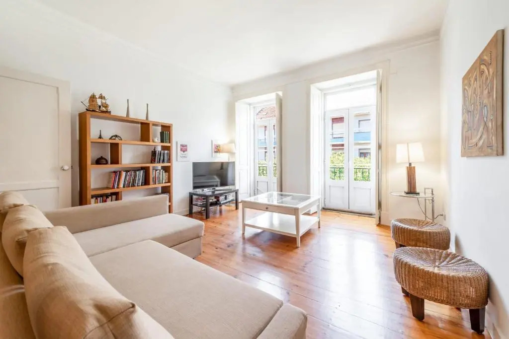 Guestready - Bright Family Home with Private Rooftop Terrace in Alcântara