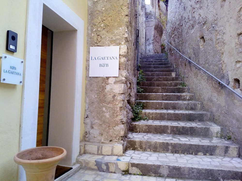 La Gaetana - UN LETTO IDEALE