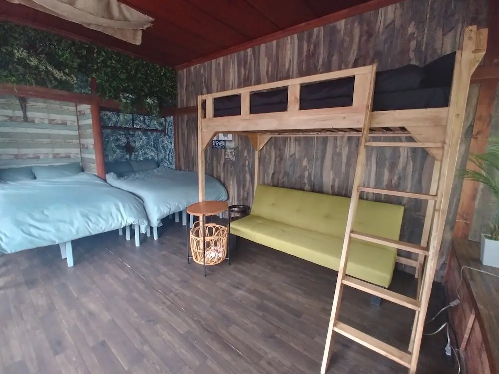 Wonderlust Inn