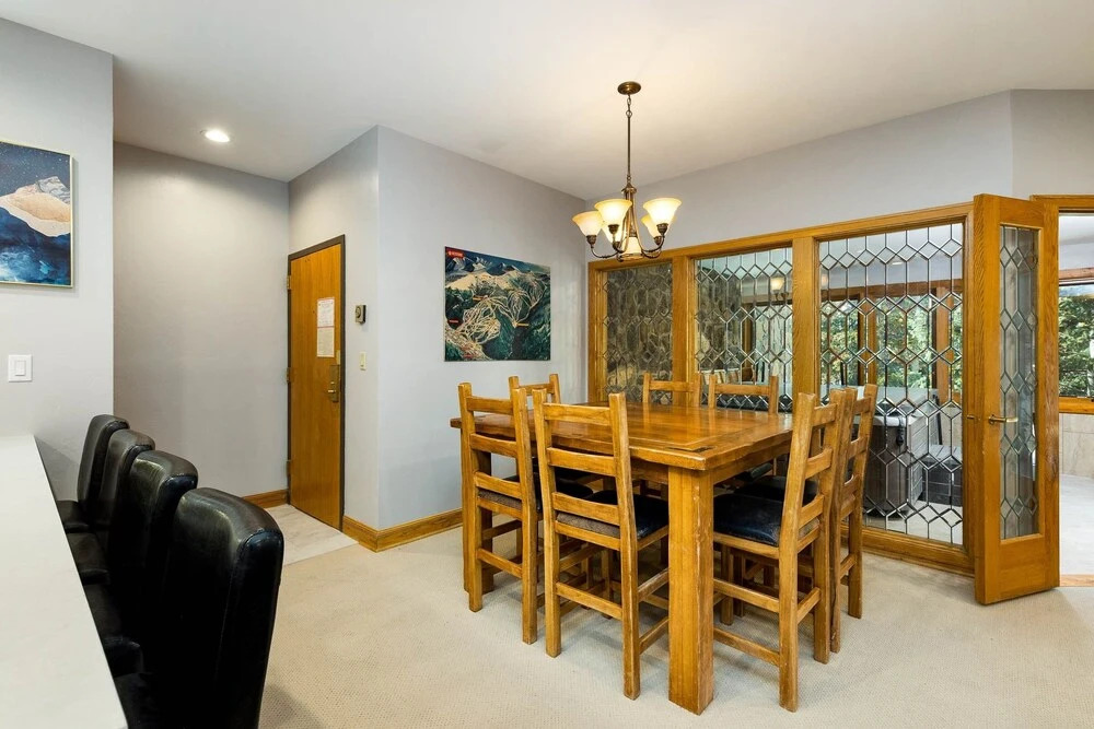 2705 Chateaux DMont