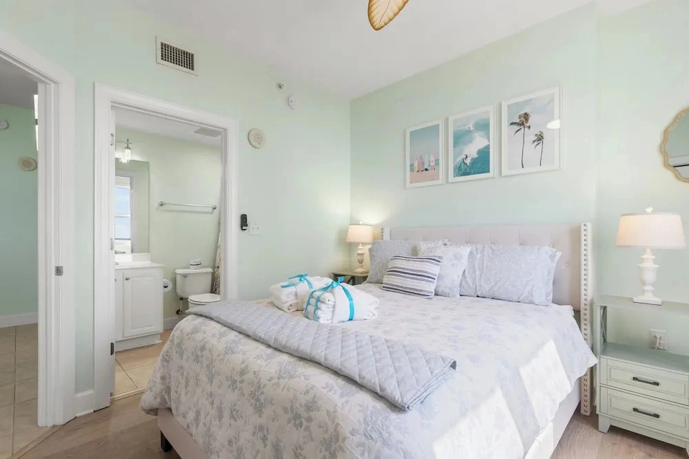 Pelican Perch! 3BR 3BA Corner Beachfront Condo w/ Epic Views, Sleeps 9
