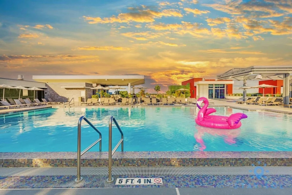 Modern Resort Terrace- Up To 6 Near Beach, Hollywood