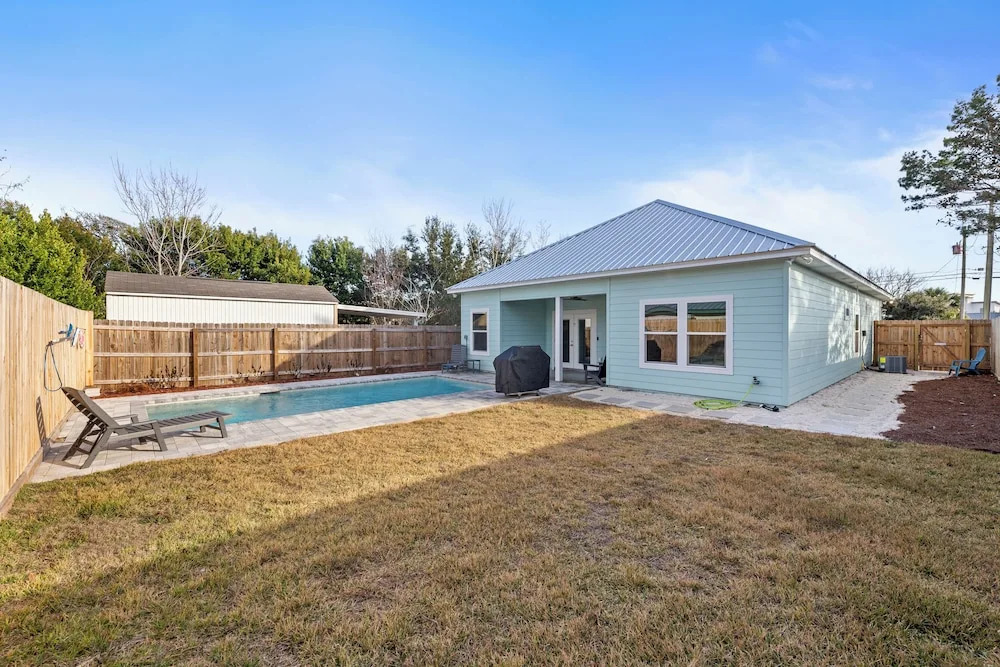 311 Le Grand Dr - Sunny Sands