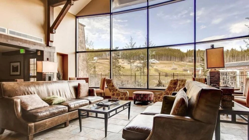 Crystal Peak Lodge 4 Bedroom Ski in, Ski out Slopeside Condo at the Base of Peak 7