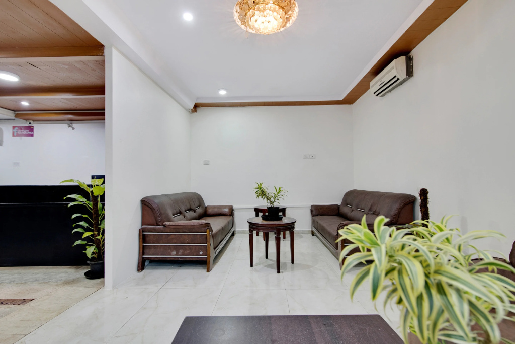 Capital O Elegant Amethyst Business Hotel Near Ragigudda Sri Prasanna Anjaneyaswamy Temple