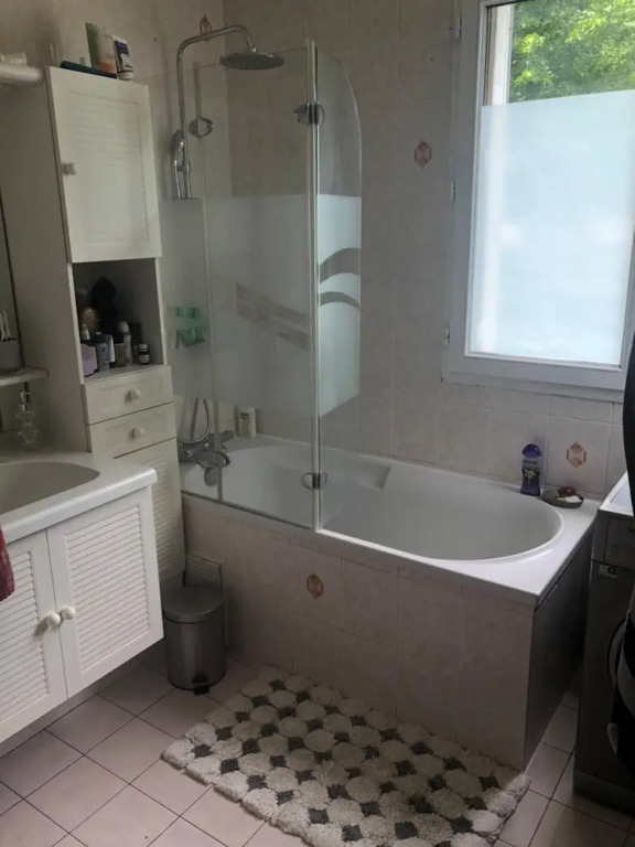 Une chambre dans un appartement, chez l’habitant