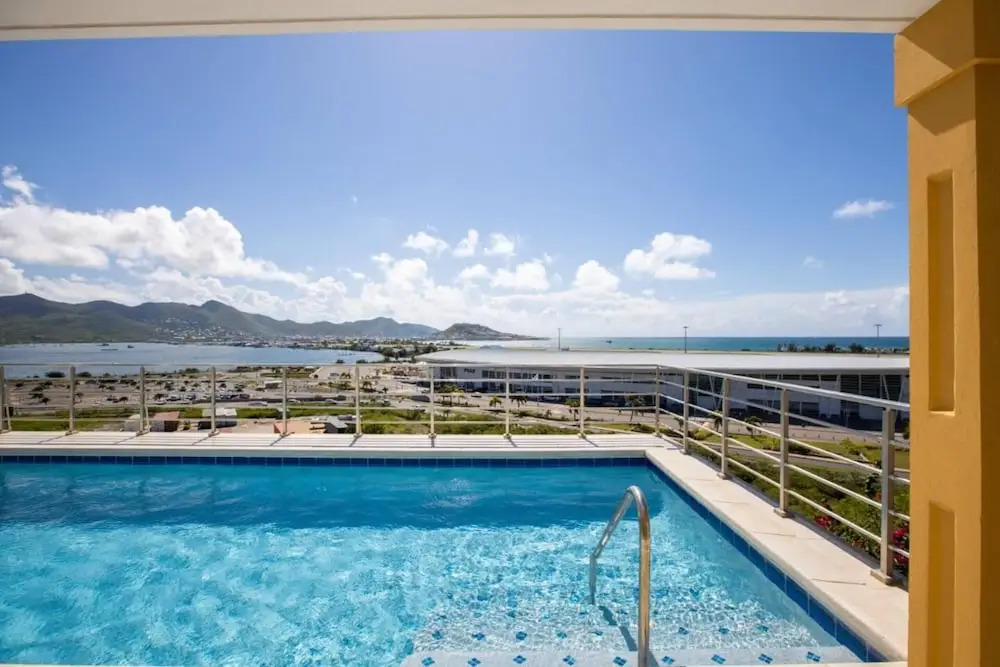 Charming 3-Bed Villa in Maho