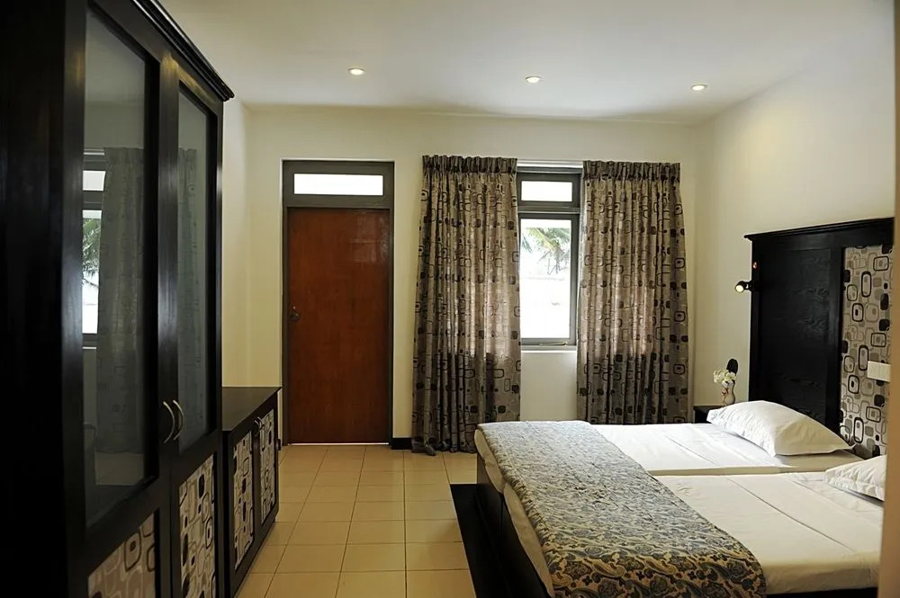 Dons Beach Hotel