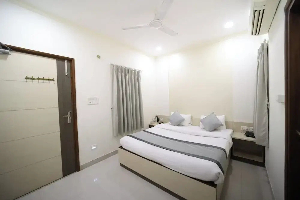 Hari Haran Prestige