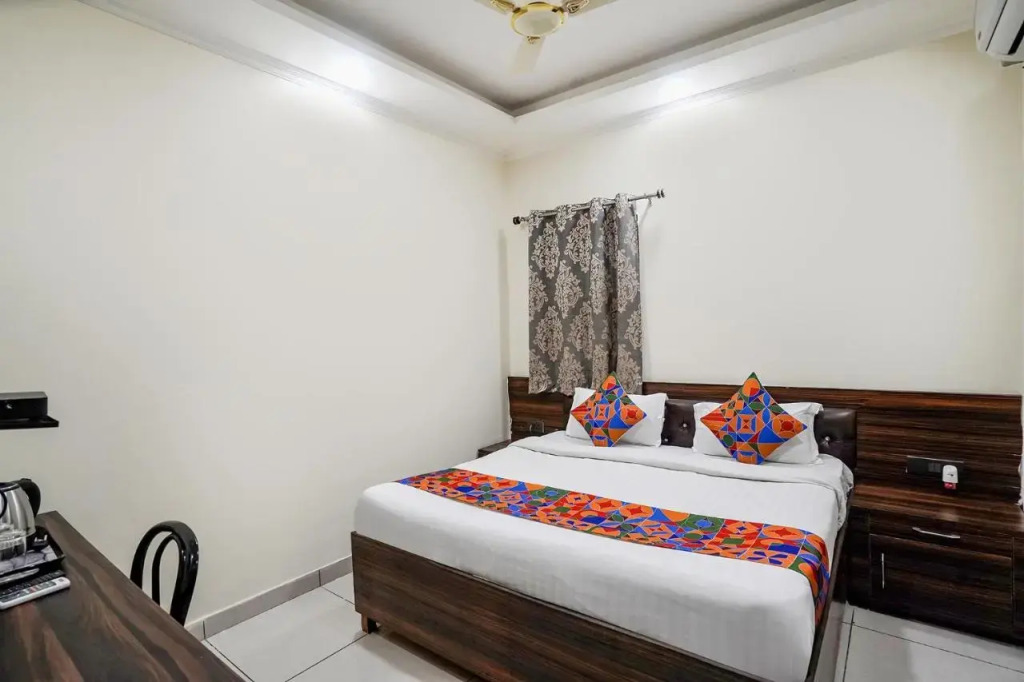 Yoyo Rooms Near Saphire International School Sector 70